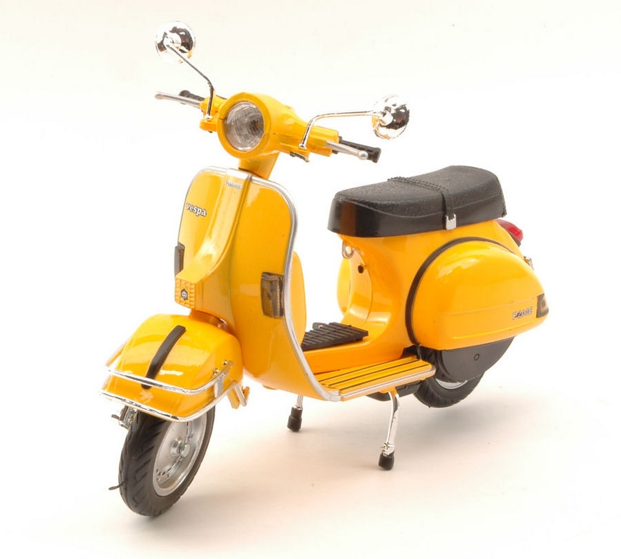 MODELE REDUIT COMPATIBLE AVEC VESPA P 200 E 1978 JAUNE 1:12 NEW RAY NY42123Y