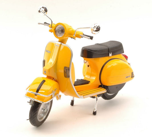 MODELE REDUIT COMPATIBLE AVEC VESPA P 200 E 1978 JAUNE 1:12 NEW RAY NY42123Y
