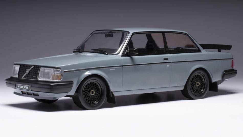 SCALE MODEL COMPATIBLE WITH VOLVO 240 TURBO CUSTOM 1986 GRAY 1:18
 IXO MODEL 18CMC089.20