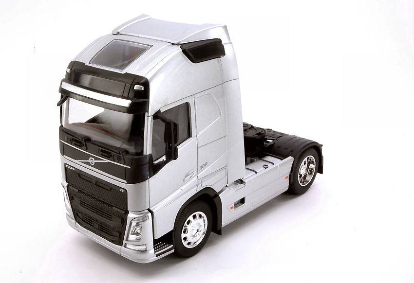 MODELE REDUIT COMPATIBLE AVEC VOLVO FH 2-AXLE 2016 ARGENT 1:32 WELLY WE32690SS