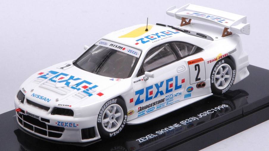 MODELLINO IN SCALA COMPATIBILE CON ZEXEL SKYLINE (R33) N.2 JGTC 1998 A.SUZUKI-M.KAGEYAMA 1:43 EBBRO EB44193